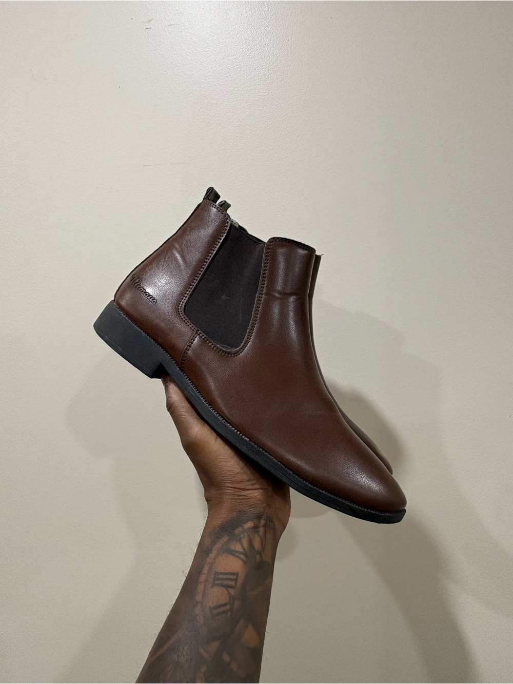 Classic Leather Chelsea Boots